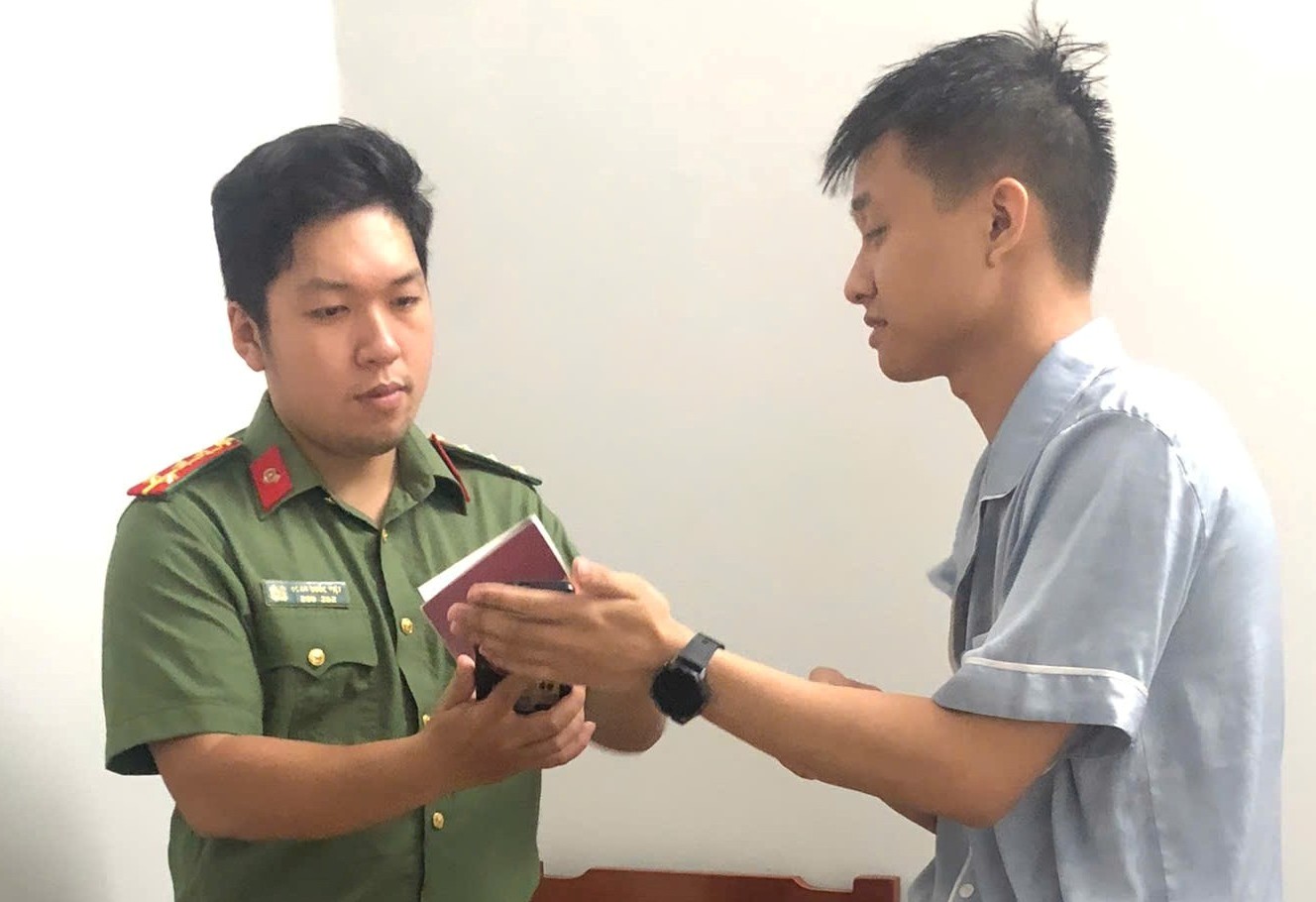 Công an xã Cẩm Giàng: Tăng cường công tác nắm tình hình, quản lý người nước ngoài trên địa bàn